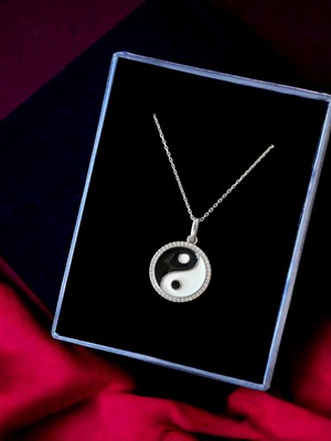 PremiumPort Beyaz Taşlı Yin Yang Sembolü 925 Ayar Gümüş Kolye