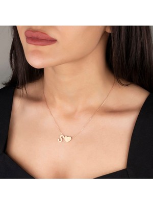 PremiumPort Gümüş Renkli Kadın S Harf Kolye, Şık ve Zarif Takı Tasarımı