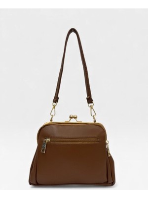 Sanmorris ÖZER-1439-SANMORIS Gold Aksesuarlı 4 Gözlü Yumuşak Suni Deri El ve Omuz Kadın Çantası