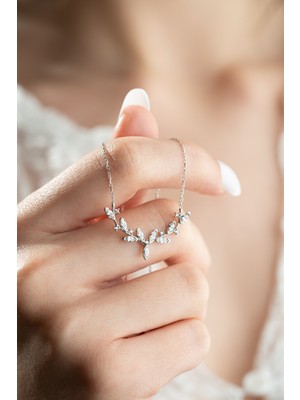 PremiumPort 925 Ayar Gümüş Rodyum Kaplama Zarif Sarmaşık Kolye