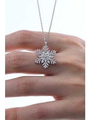 PremiumPort 925 Ayar Gümüş Pırlanta Montür Kartanesi Kolye, Şıklığın Zarif Yansıması