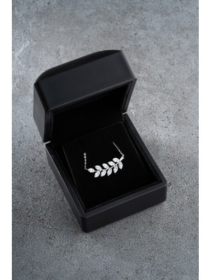 PremiumPort Parlak 925 Ayar Gümüş Yaprak Kolye, Şık ve Zarif Tasarım, Hediye Seçeneği