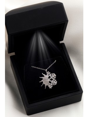 PremiumPort Işıklı Güneş Kartanesi Gümüş Kolye, Rodyum Kaplama, Zarif Tasarım