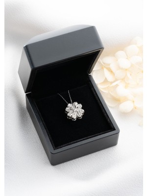 PremiumPort 925 Ayar Gümüş Dönen Yonca Kolye - Zarif ve Şık Takı