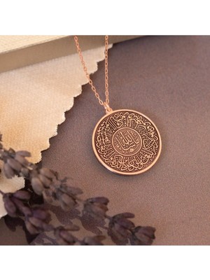 PremiumPort Gümüş Nazar Duası Daire Şekilli Kolye, Şıklık ve Enerji Sunar