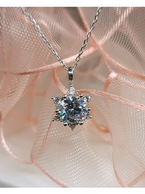 PremiumPort 925 Ayar Gümüş Rodyumlu Karlar Kraliçesi Kolye, Şıklık ve Zarafet Için Ideal