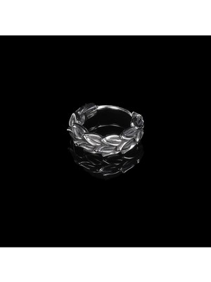 PremiumPort Modern Yaprak Tasarımlı Spor Tarz Çelik Halka Küpe, Şık ve Dayanıklı