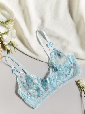 Lc Waikiki Yeni Sezon Balenli Dolgusuz Nakışlı Fantezi Tişört Sütyen