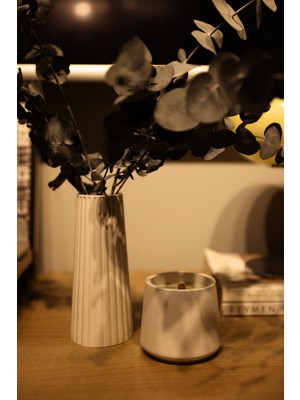 Myravis 2li Dekoratif Beton Vazo ve %100 Doğal Soya Sandal Ağacı Kokulu Mum Seti Çiçek Dahil Değildir