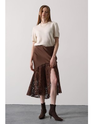 Dantel Detaylı Saten Etek