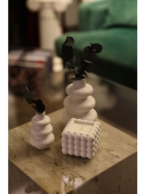 Myravis 3lü El Yapımı Dekoratif %100 Doğal Soya Yasemin Kokulu Mum ve Beton Vazo Seti