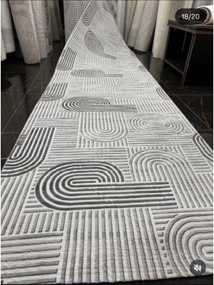 Nesrin Jel Kaymaz Taban Kesme Halı Yolluk Krem Siyah Şekilli Makinede Yıkanabilir