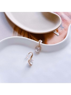 PremiumPort Parlak Beyaz Taşlı Kalp Küpe, Şık ve Zarif Takı Seçeneği