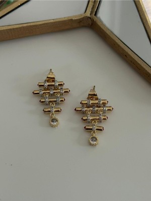 PremiumPort Şık Zirkon Taş Detaylı Sallantılı Minimal Çelik Küpe