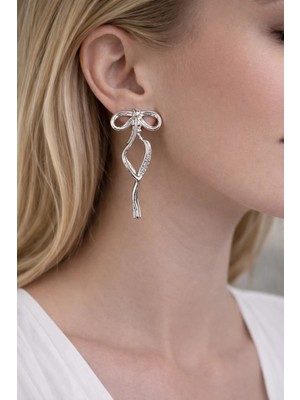 Fiyonk Detaylı Sallantılı Küpe Gümüş Renk