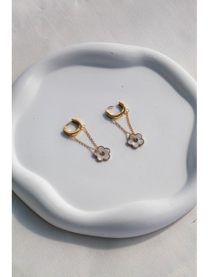 PremiumPort Parlak Çiçek Desenli Çelik Küpe Şık Takı Koleksiyonu