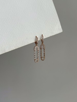 PremiumPort Rose Gold Taşlı Sallantılı Çengelli Iğne Küpe, Şık ve Dayanıklı Tasarım