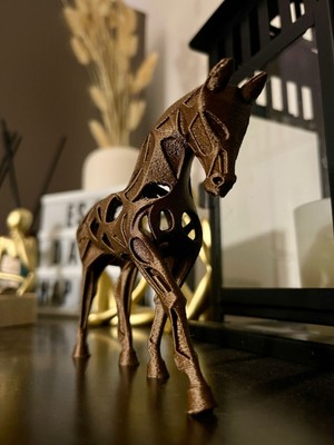 TSC At Heykeli Ev Hediyesi  Şık Tasarım Hediyelik Dekoratif Obje Figür 15 cm