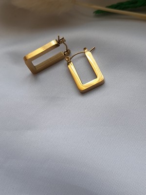 PremiumPort Şık Çelik Dikdörtgen Gold Küpe, Zarif ve Modern Takı Tasarımı