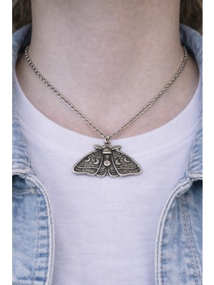Herşey Nota Luna Wing – Ay Detaylı Figürlü Gümüş Renk Unisex 60 cm Uzun Kolye