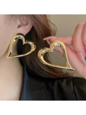 PremiumPort Şık Büyük Pirinç Kalp Küpe, Zarif ve Parlak Takı Tasarımı