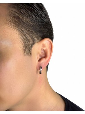 PremiumPort Sarmal Figürlü Erkek Çelik Küpe – Modern ve Şık Tasarım