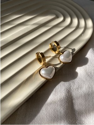 PremiumPort Kadın Sedefli Kalp Uçlu Çelik Küpe, Şık ve Zarif Tasarım