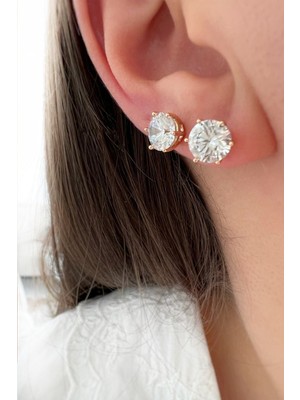 PremiumPort Şık Taşlı Top Küpe, Zarif ve Parlak Takı Tasarımı