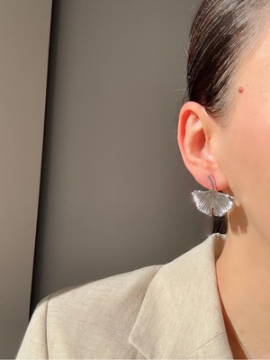 PremiumPort Şık Kanat Desenli Küpe, Modern ve Zarif Takı Seçeneği