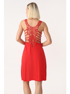 NBB Kırmızı Sırt Detaylı Yırtmaçlı Askılı Gecelik