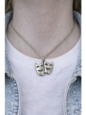 Herşey Nota Twin Mask – Çift Maske Figürlü Unisex Kolye (60 cm Zincir)