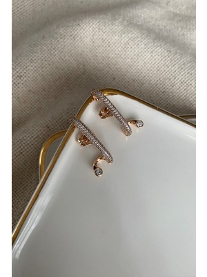 PremiumPort Şık Taşlı Çelik Kulak Içi Küpe, Modern ve Zarif Tasarım