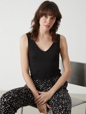 Lc Waikiki Yeni Sezon V Yaka Dokulu Kadın Atlet