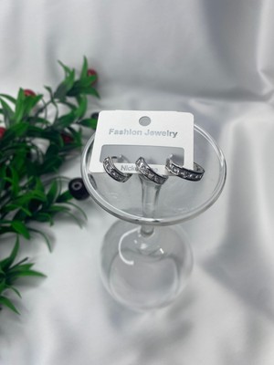 PremiumPort Parlak ve Şık 3'lü Çelik Küpe Seti, Tarzınıza Zarif Dokunuşlar