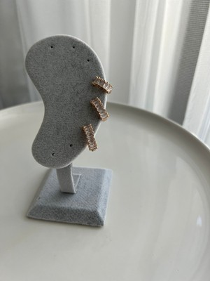 PremiumPort Parlak Çelik Gold Baget Taşlı 3'lü Küpe Seti, Şıklığın Tamamlayıcısı