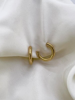 PremiumPort Parlak ve Şık Çelik Klasik Halka Küpe, Zarif Aksesuar Seçeneği