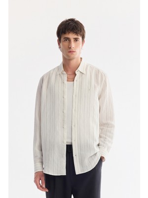 AVVA Erkek Beyaz Alttan Britli Yaka Soft Touch Nefes Alan Comfort Fit Gömlek A61Y2016