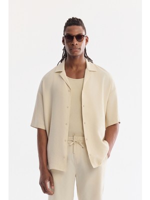 AVVA Erkek Ekru Apaj Yaka Nefes Alan Soft Touch Kısa Kollu Oversize Fit Gömlek A61Y2006
