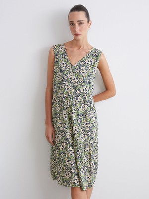 Lc Waikiki Yeni Sezon V Yaka Çiçekli A Kesim Elbise