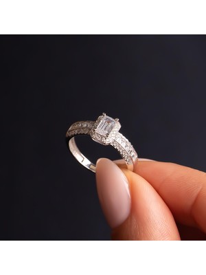 Hakan Mücevherat Kenarı Taşlı Baget 14 Ayar Altın Yüzük