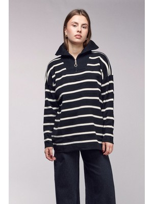 Saade Siyah Çizgili Fermuarlı Dik Yaka Triko Kazak Std