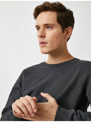 Koton Bisiklet Yaka Basic Sweatshirt