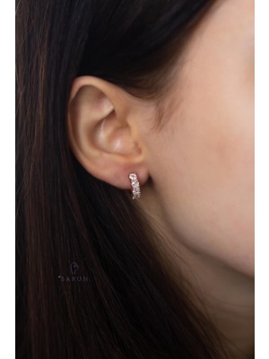 By Barun Baget Model Gümüş Rengi Yuvarlak Halka Beyaz Taşlı 925 Ayar Mini Halka Küpe