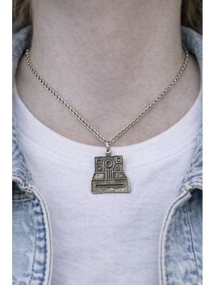 Herşey Nota Retro Shot – Fotoğraf Makinesi Figürlü Unisex Kolye (60 cm Zincir)