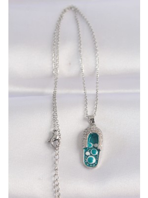 Lokiboo 316L Çelik Zincir Zirkon Taşlı Gümüş Renk Nazarlı Terlik Tasarımlı Kolye - TJ-BKO8665