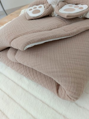 Lokiboo Yenidoğan 4 Kat Müslin Kumaş Kulaklı Patili Fiyonk Bebek Battaniyesi Kundak