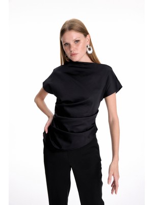 Vionda Şık Pileli Bluz