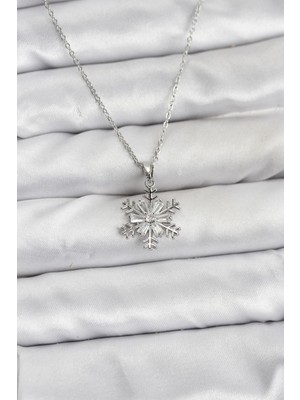 Callerrons Accessories Zincir Gümüş Renk Kar Tanesi Model Zirkon Taşlı Kadın Kolye - EBJ260130W39257