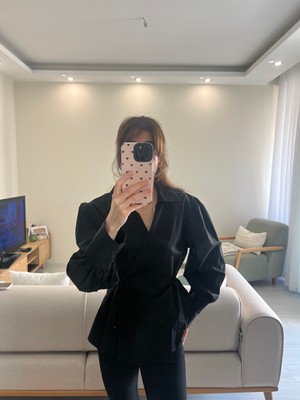 Butik Kadın Siyah Kruvaze Yaka Belden Oturtmalı Şık Gömlek