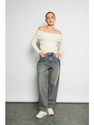 Nisan Triko Madonna Yaka Triko Kazak